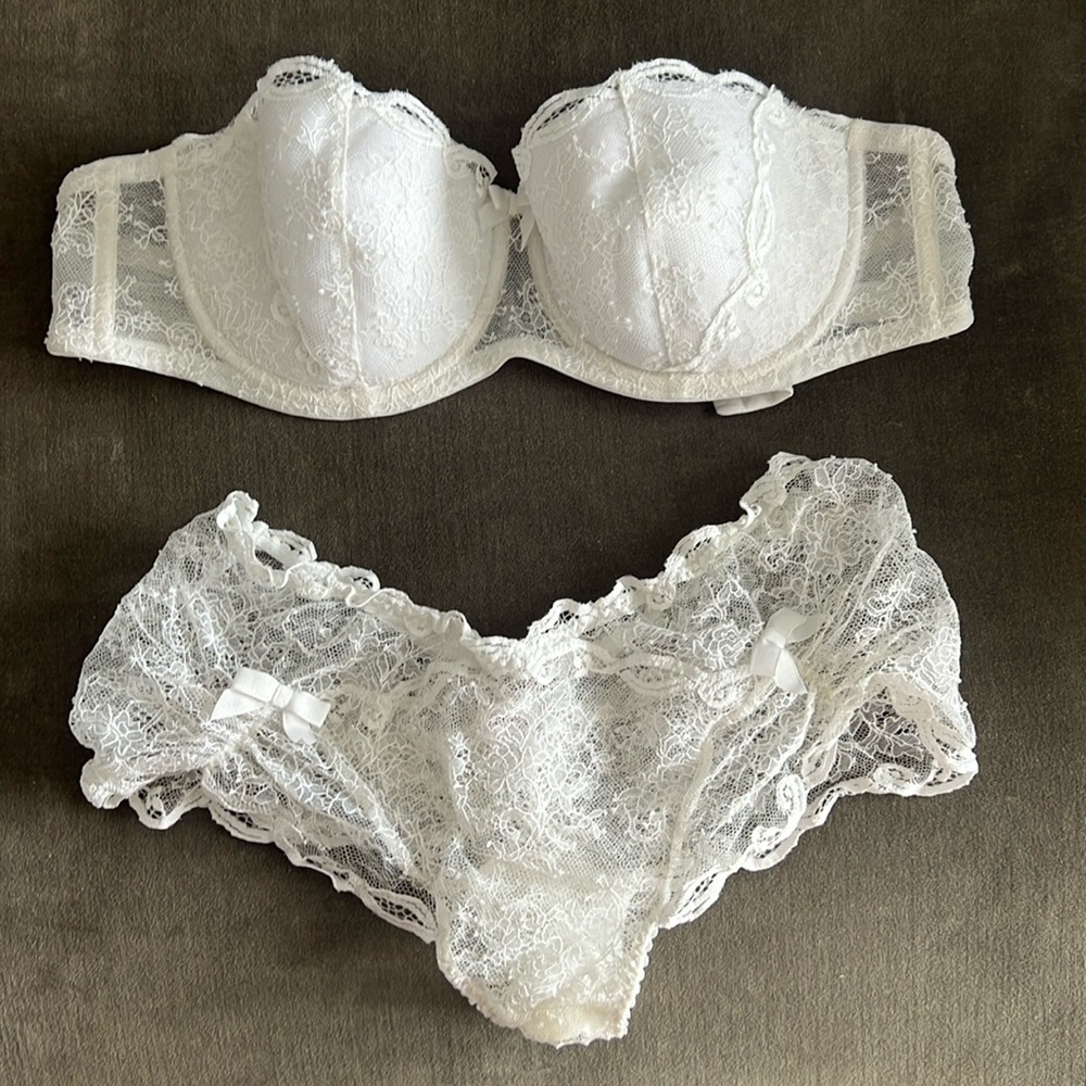 Agent Provocateur white strapless bra 36C & briefs size 3.